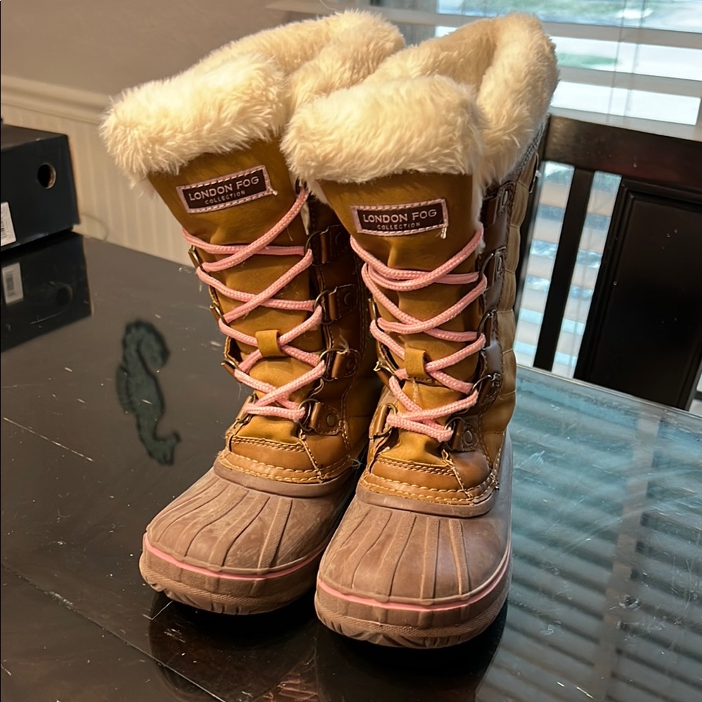 London Fog Tan Rain and Snow Boots with Fur Lining and Rubber Sole